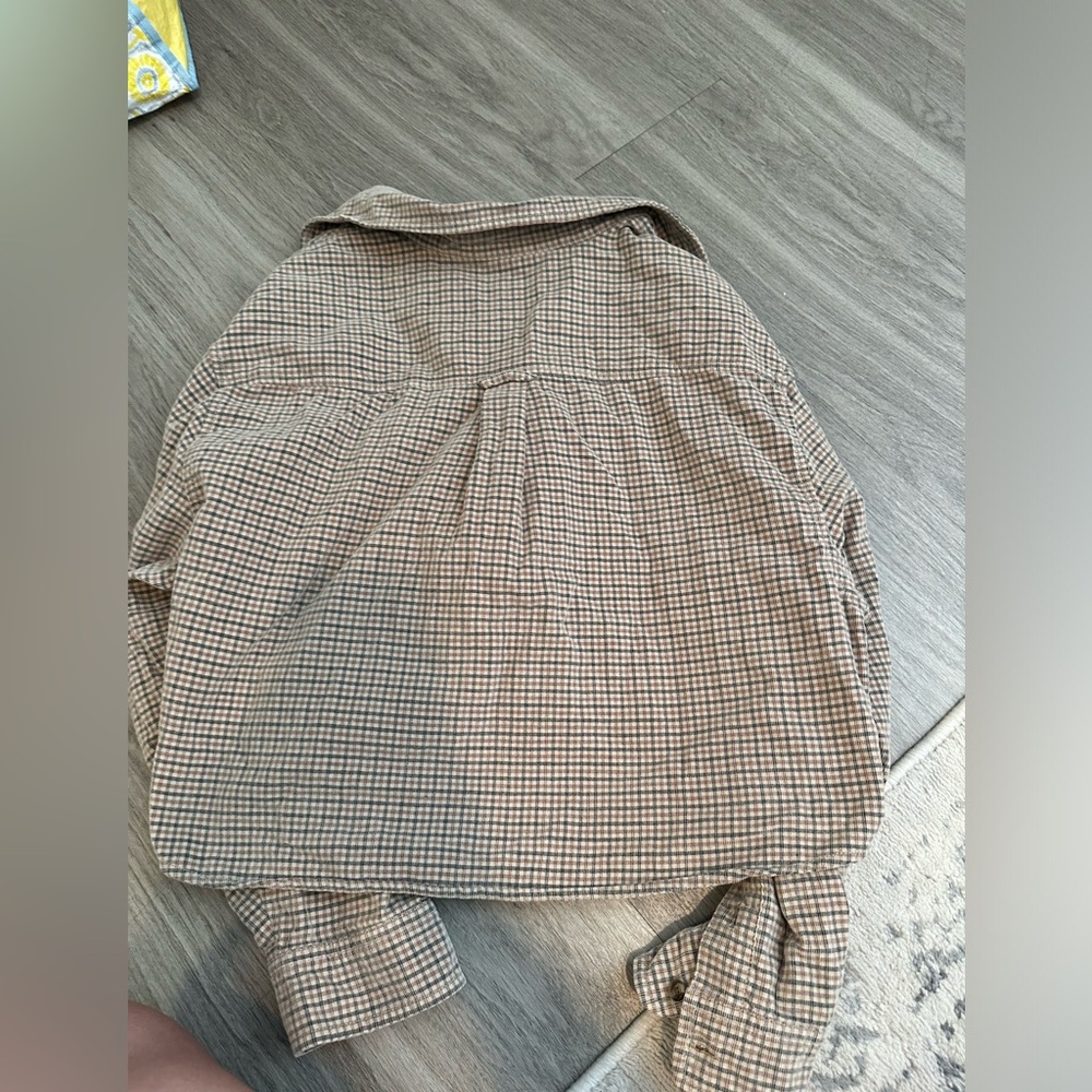 Button up top - Picture 2 of 4